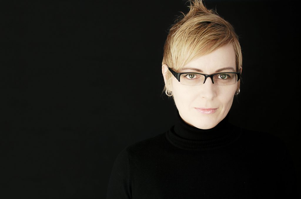 Jennifer Barnes, Grafikdesignerin und Projektmanagement